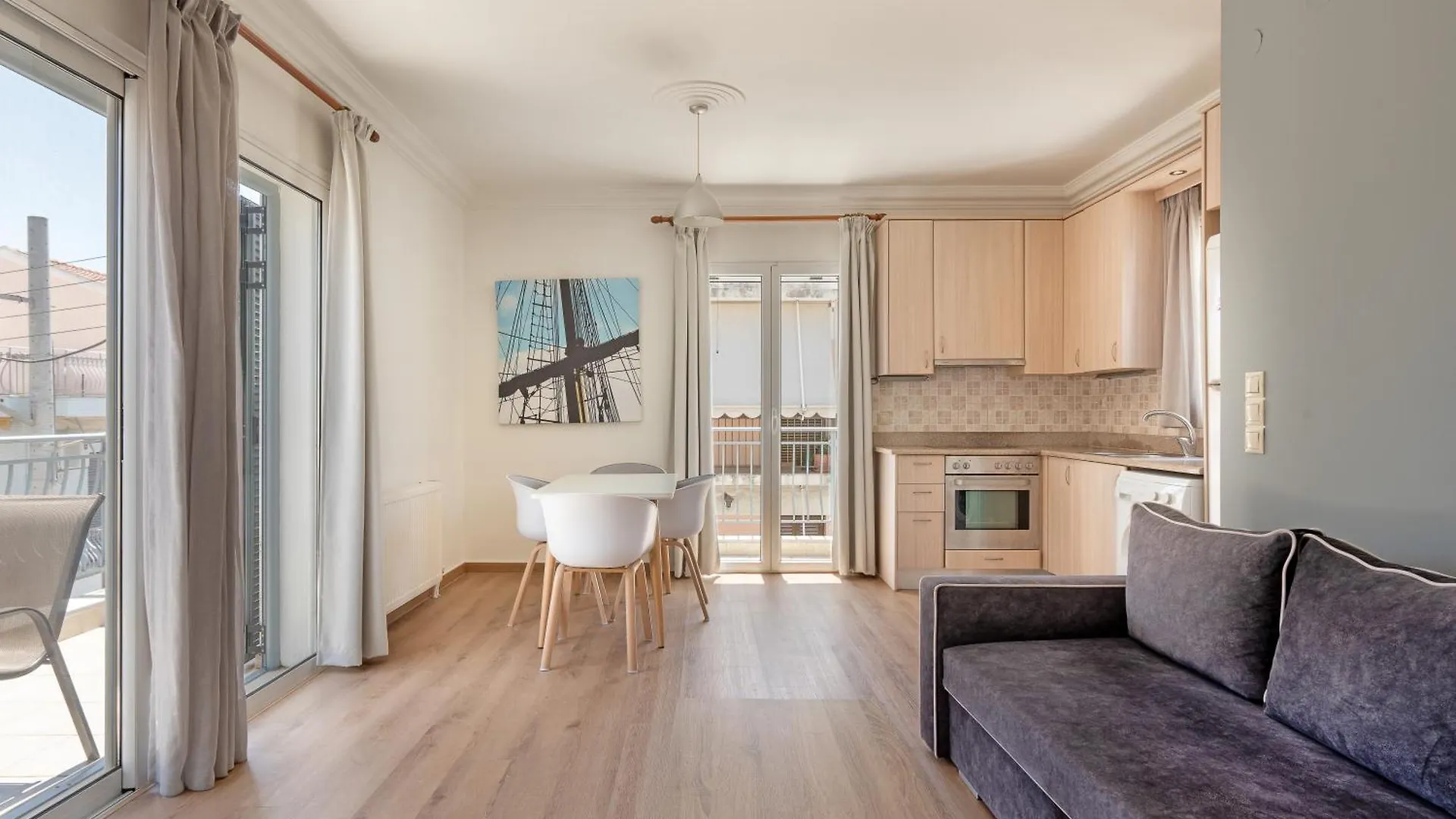 아르고스톨리온 Elegant Living 아파트